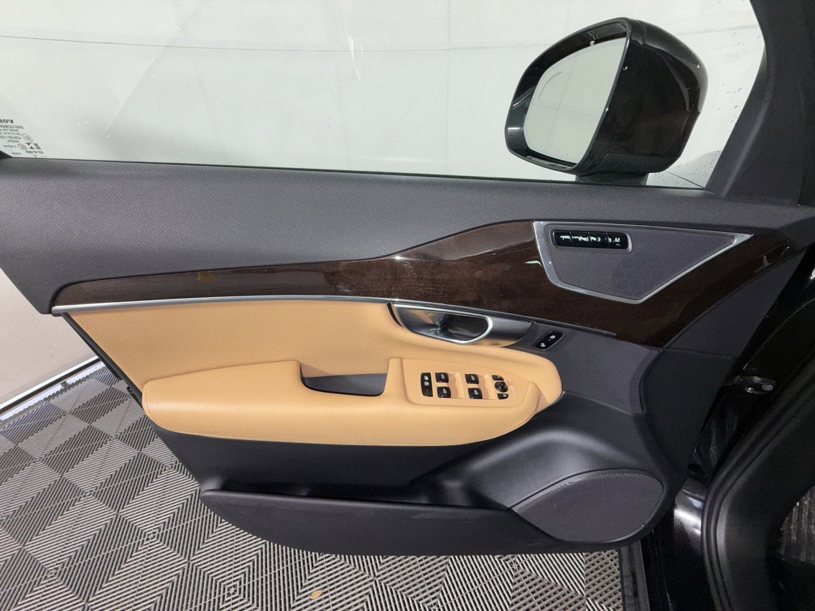 2019 Volvo XC90 Momentum