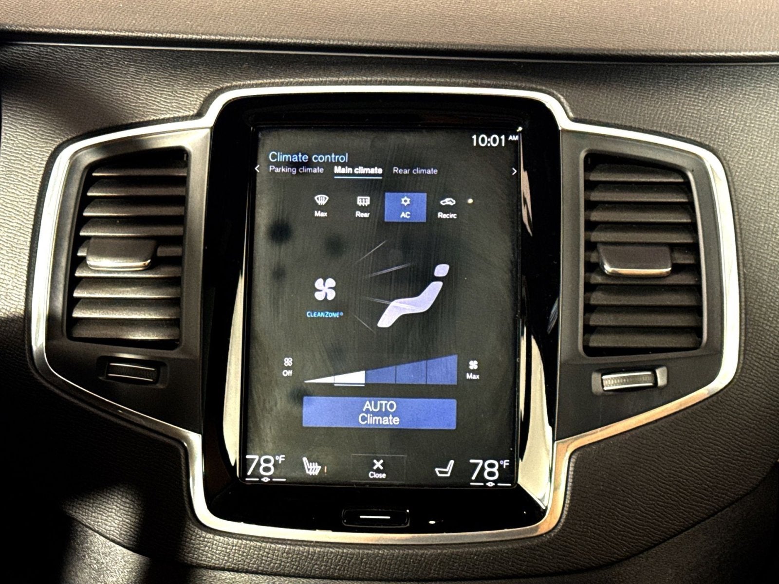 2019 Volvo XC90 Momentum