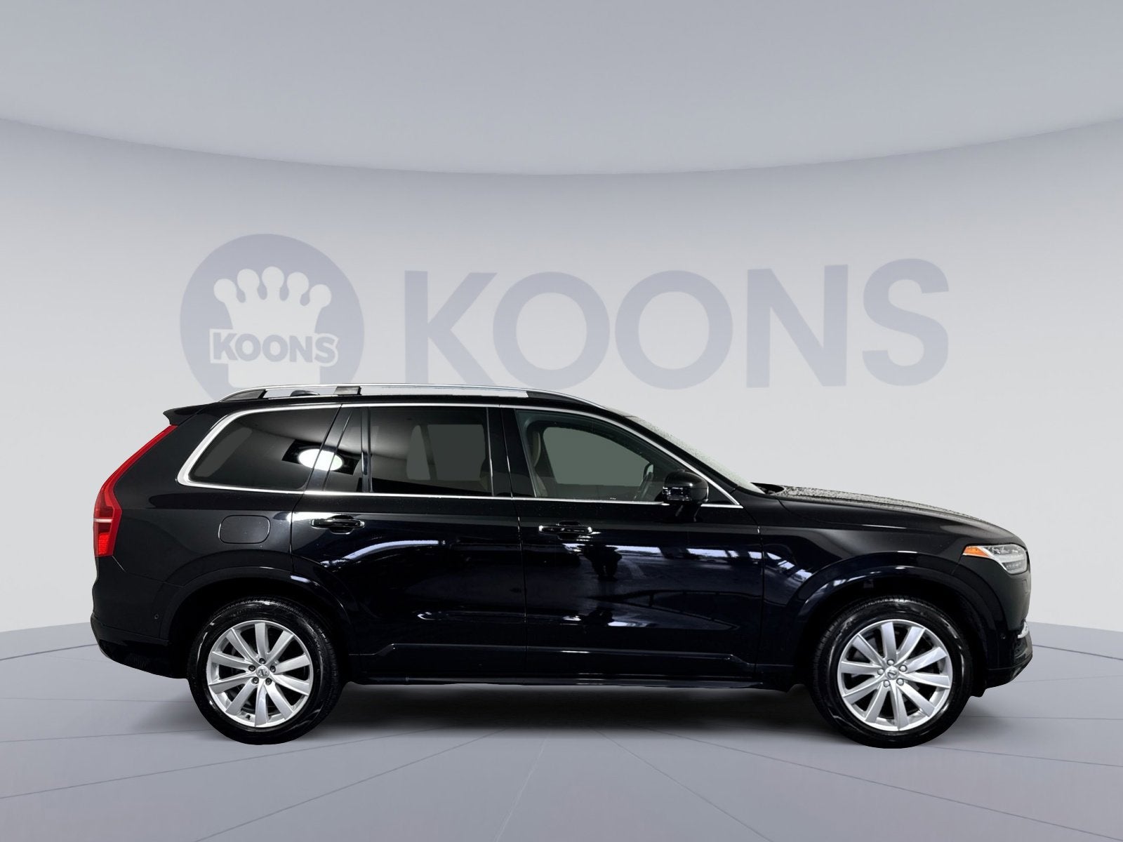 2019 Volvo XC90 Momentum