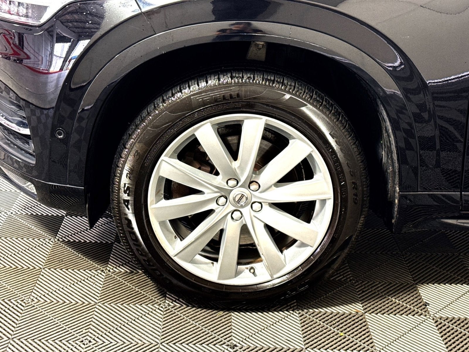 2019 Volvo XC90 Momentum