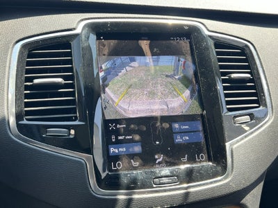 2022 Volvo XC90 Momentum