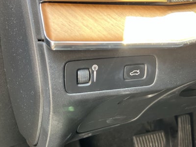 2022 Volvo XC90 Momentum