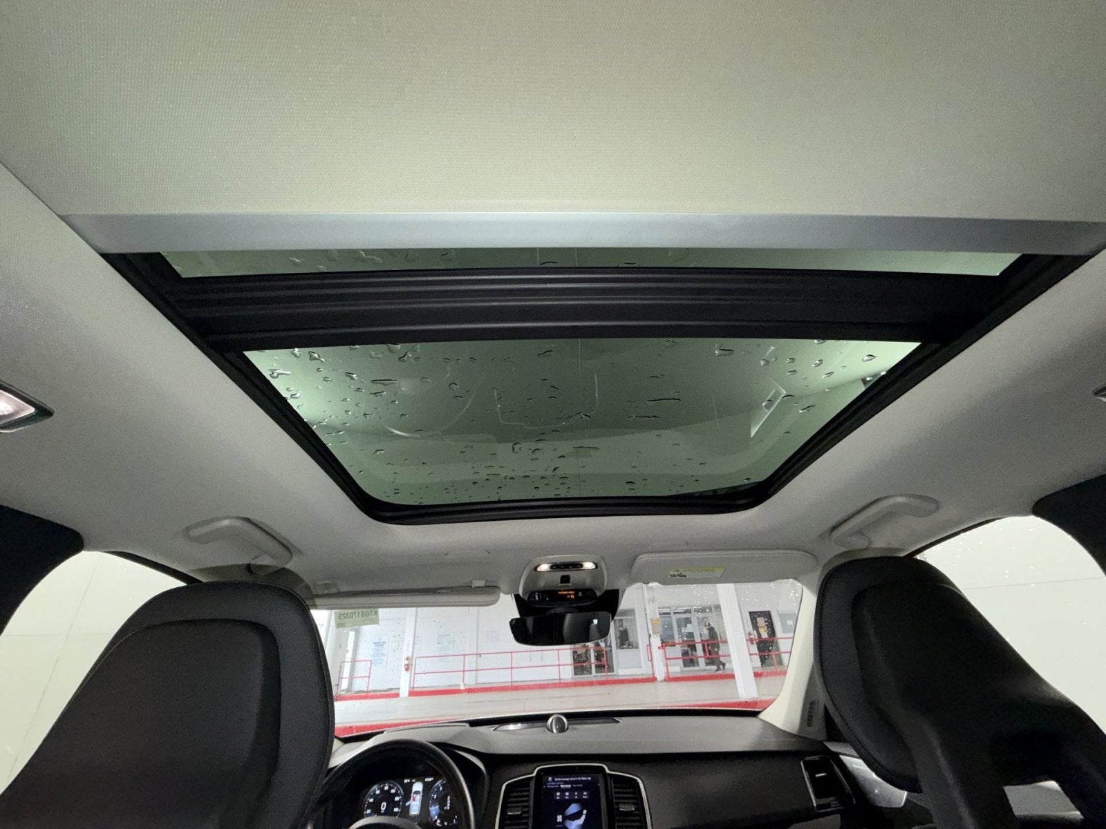 2017 Volvo XC90 Momentum