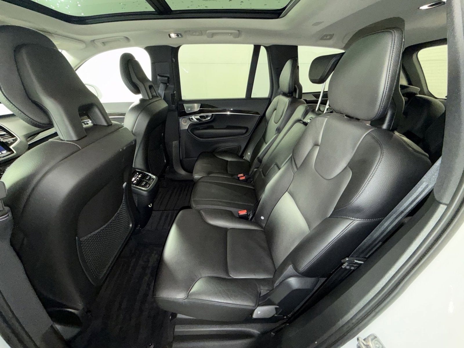 2017 Volvo XC90 Momentum