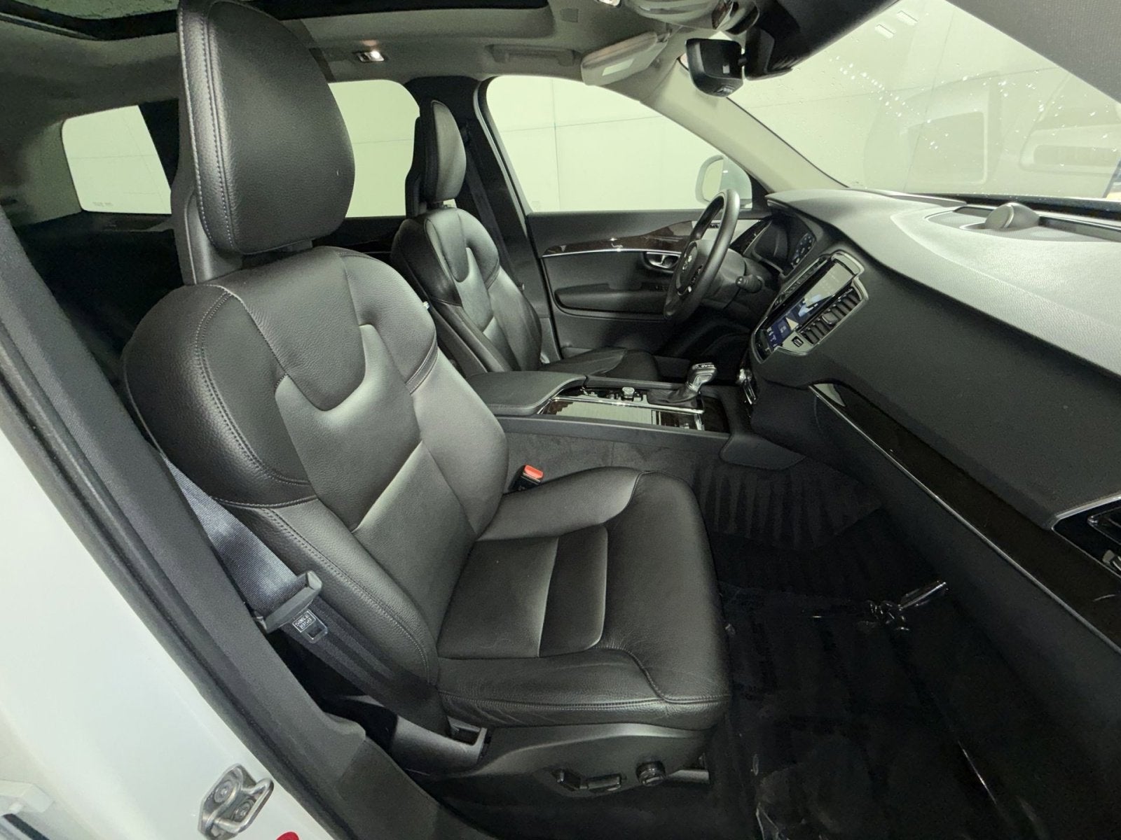 2017 Volvo XC90 Momentum