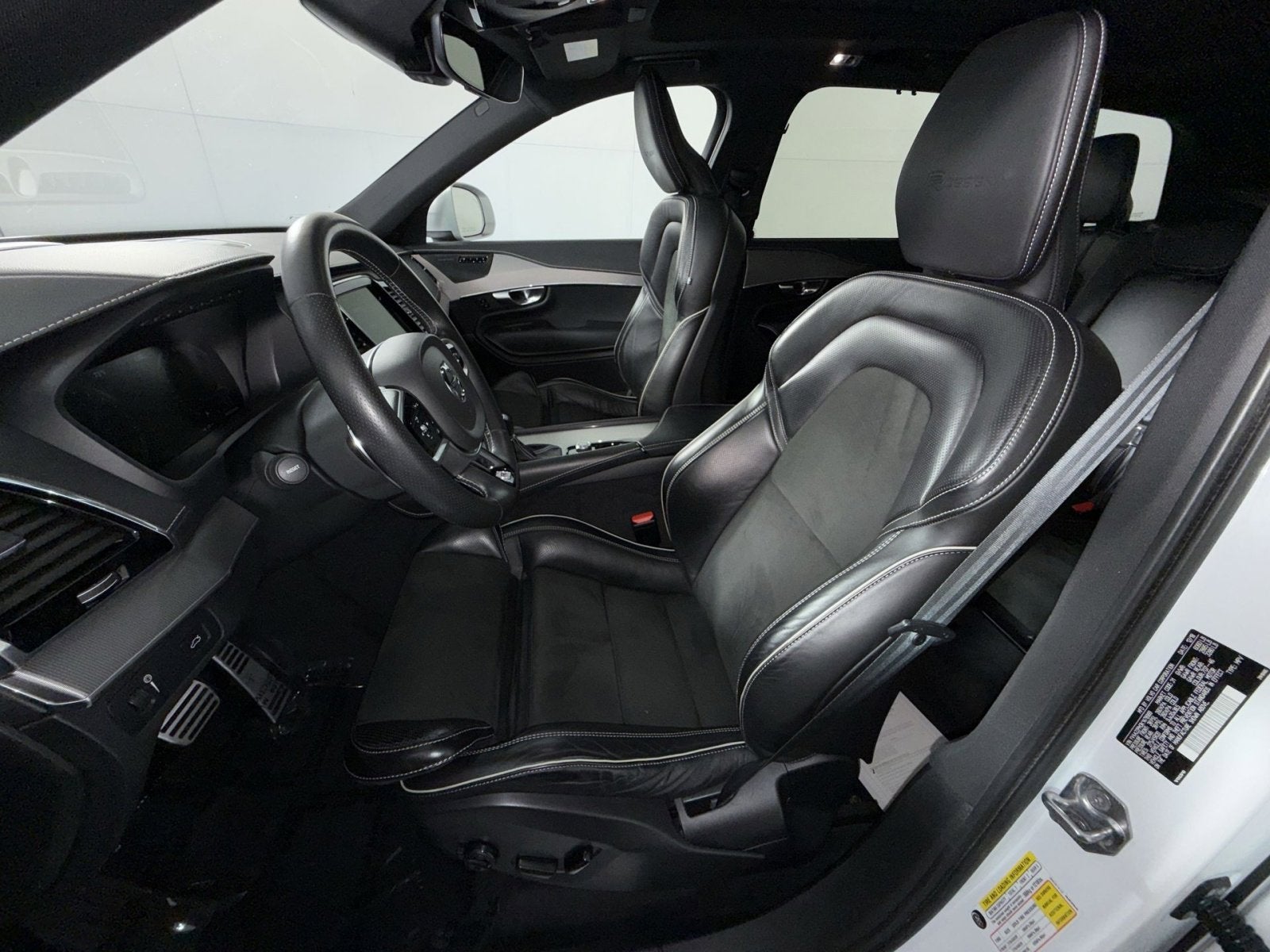 2019 Volvo XC90 R-Design