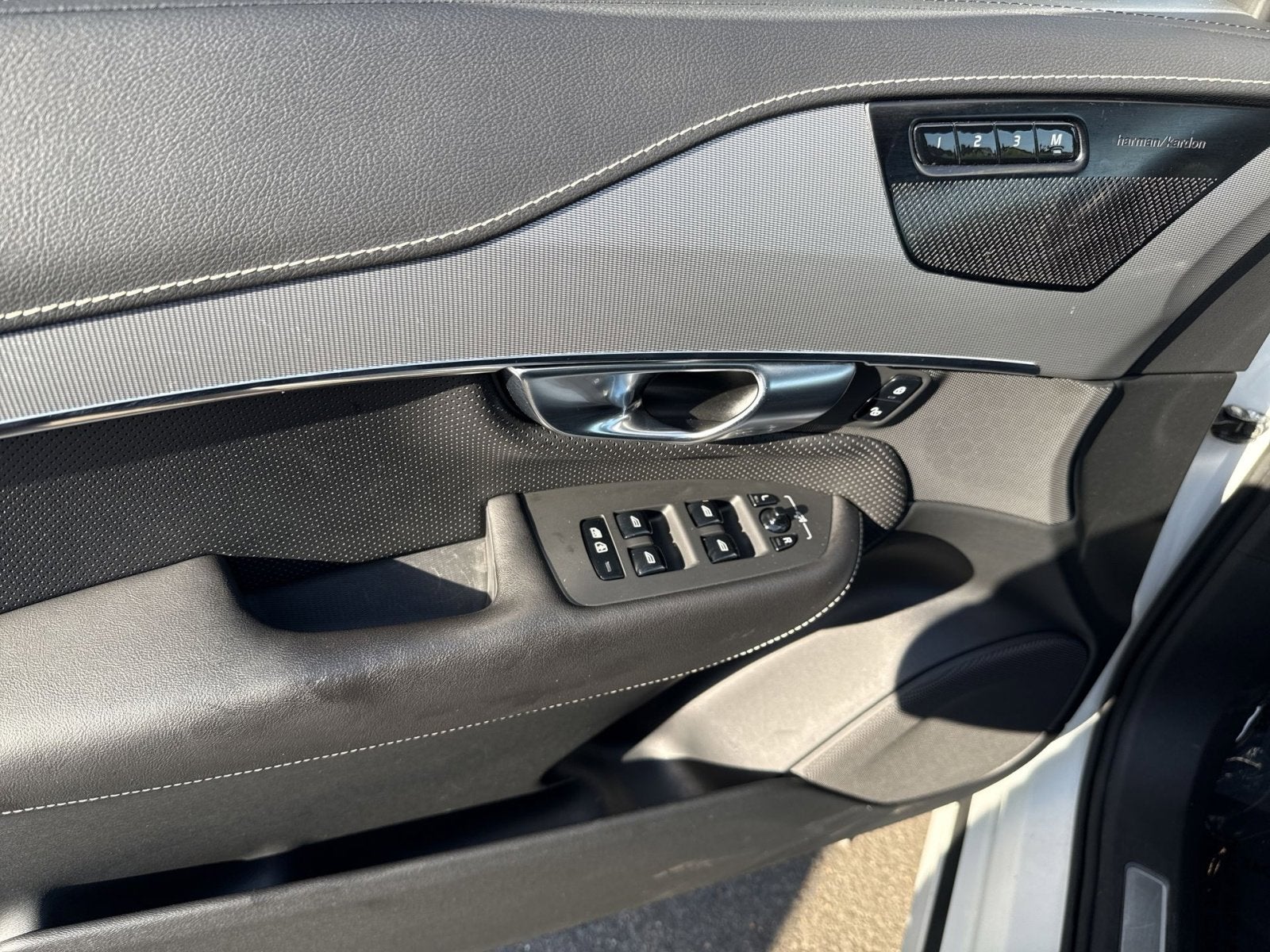 2019 Volvo XC90 R-Design